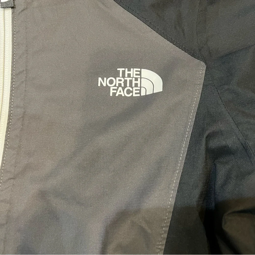 The North Face Dryvent Black & Pink Full Zip Lightweight Jacket Small (7/8)
